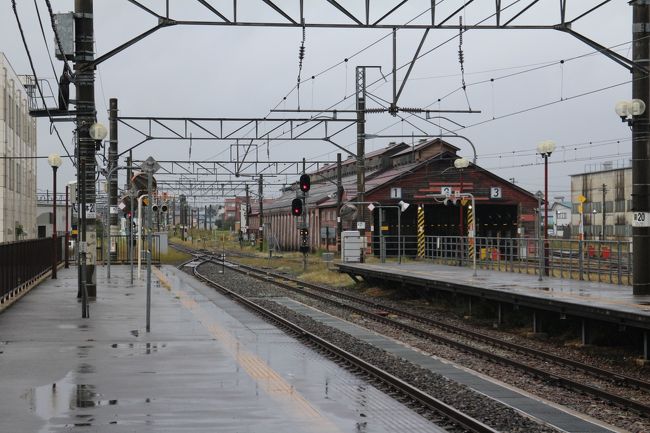 酒田駅前を歩いてから陸羽西線で新庄へ、ローカル線の景色を