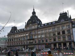 まずは空港からＭ２で Kongens Nytorv へ
この駅はこの建物の地下にありました。 　