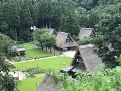 京都を出発して初めの訪問地は世界遺産の五箇山菅沼集落。
合掌造りの集落です。
実際住んでいらっしゃいます。
