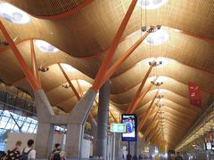 ８月３０日（金）１９：０５

マドリードバラハス空港に到着！

予定よりほんの少しですが早く着いたようです。

LHR15:50ーMAD19:15（時差：ロンドン＋１時間）