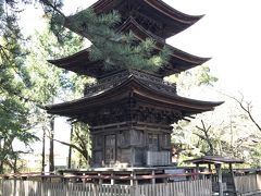三明寺三重塔。国指定重要文化財。

三重塔は1層・2層が和様、3層が禅宗様になった珍しい構造で、国の重要文化財に指定されている。