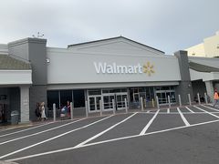 調理用の油を購入しにWalmartへ。

なんか思っていたのと違って、いろいろな品物が高い。
きっとコストコの激安価格に慣れてしまったためかかと。
同じものでもCostcoのほうが３割くらいお安い（量も一緒）。