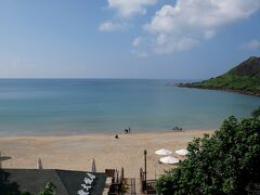 最後の小湾ビーチです。今日も天気が良く、綺麗な景色です。