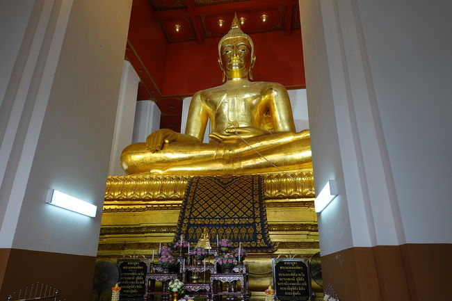 ヴィハーン　プラ・・・・・・もう名前が覚えられません<br />奈良の大仏的なでっかい大仏が鎮座<br />大きいことは良いことだSUX6000！<br />なぜかこロボコップのフレーズが昔から頭にこびりついて離れません