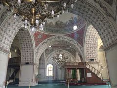 モスク内部を見学！礼拝している方もいました！