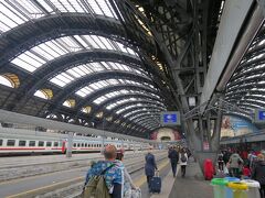 結局18分送遅れの8:48にミラノ中央駅に到着した。