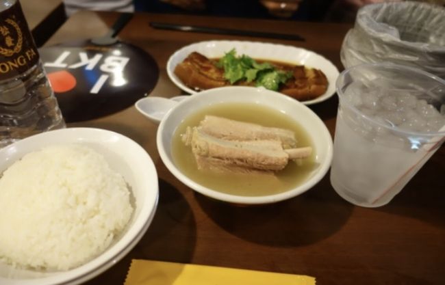 ご飯をつけるのが定番セットです。