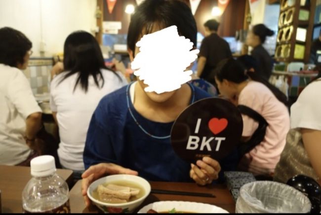 うちわは、並んでいたらご自由にどうぞと置いてありました。