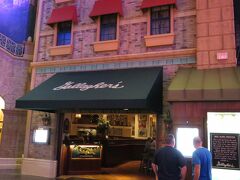 今日の夕食はステーキ！

NYNY内にある「Gallagher's Steakhouse」
本店はニューヨークにあります。

URL　http://www.gallaghersnysteakhouse.com/index.php