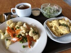 さっきカフェに入ったばかりですが、軽くお昼ご飯も。
駅前のRepublicにて、470ルーブル。
スタローバヤにしては、ちょっとお高めかな。
味は普通でした。