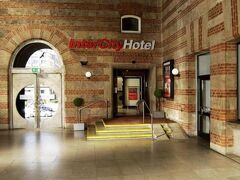シュツットガルトでのお宿は2度目のインターシティホテル　シュツットガルト。
駅中のホテルで、宿泊期間中の鉄道乗車チケットが付くので便利ホテルです。