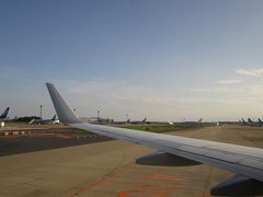 成田空港に到着しました。
セントレアとは違い、飛行機が多い！（笑）