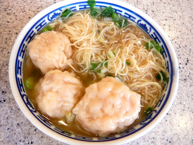 ワンタン麺の名店です！<br />ワンタン麺、33ドル（462円）。
