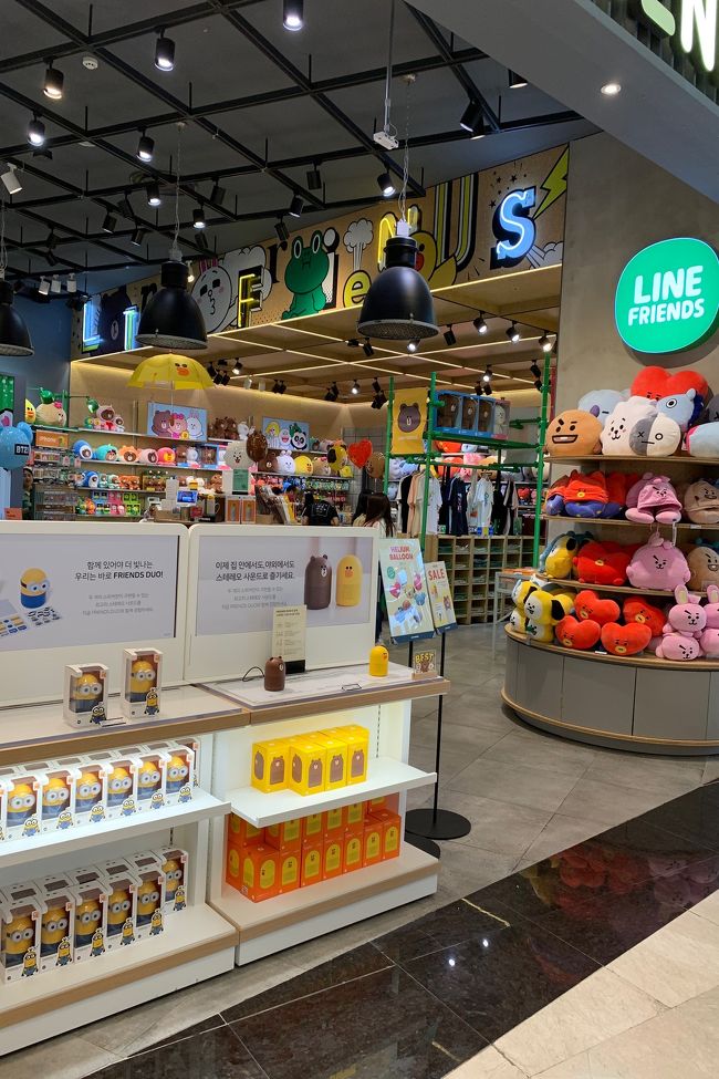 BT21につられ入りましたが何も買わず。<br />フロアスペースは大きめでした。