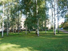 9:50　トラムに乗ってシベリウス公園へ到着。
フィンランドの公園はどこも芝生がきれいです。
