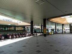 13:55　仙台駅に到着。
ちょっと時間があるので駅の外まで出たけど、長時間ではないのでまたホームに戻る。
