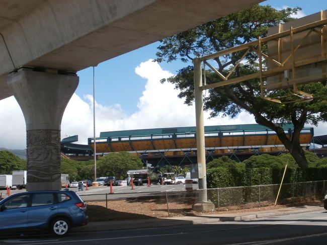 アロハスタジアムまでやってきました