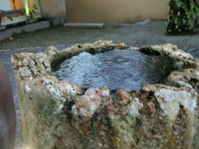 車寄せにある水のオブジェ。<br />こういうのも好きです(*´ω｀*)