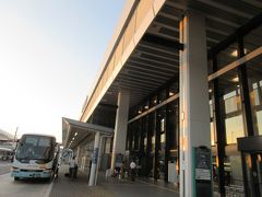 伊丹空港に到着。JAL便で秋田空港へ