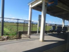 勇ましい名前の虎姫駅。通過。
調べてみると駅名には由来があるみたいです。