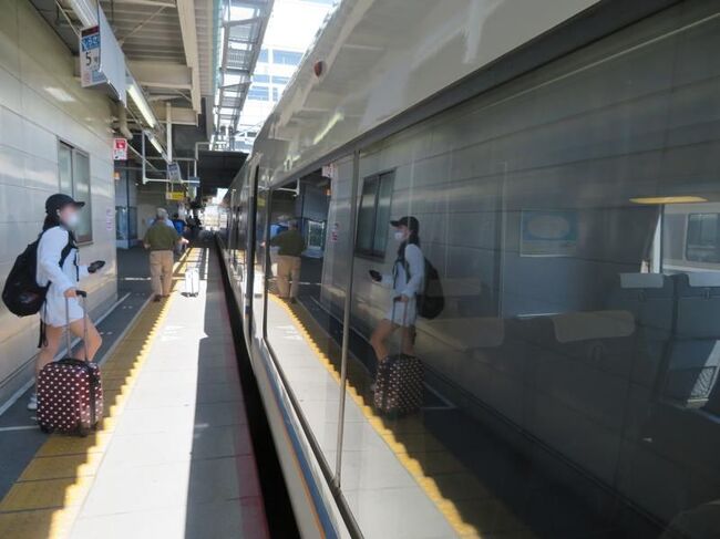 乗り換え しらさぎ 米原駅7・8番線（東海道本線・北陸本線）ホームの階段・エスカレーター・エレベーターに近い乗車位置