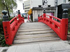 高知駅周辺まで戻りはりまや橋まで歩いていく
ホントにこれだけの橋だった(^_^; 