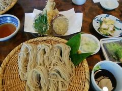 天ざるそば
自慢の天ぷらはサクサクで美味しかった！
店主さんはじめお店の方達が皆さん笑顔で親切丁寧な接客されていて好感が持てました、そこも人気の秘訣ですね～
