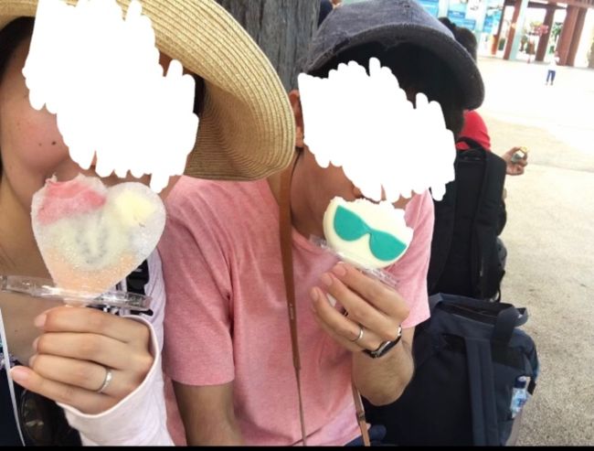 ユニバを出てすぐの広場で休憩。可愛いアイス達。