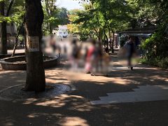 平日なのに結構混雑
いい天気です。

ママ友連れが多い感じ。