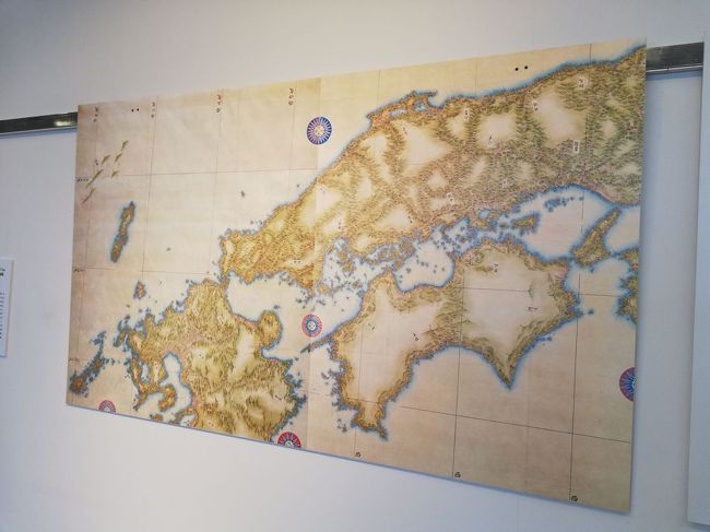 古い日本地図に、