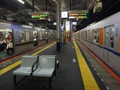 　川越市駅で、先発の急行と緩急接続。池袋から川越市以遠へ早く帰りたい、でも360円を払いたくないという人は、ここで乗り換えればいいわけです。時間差も数分。
　西鉄に例えれば、小郡あたりで「急行」と「ライナー」を接続させるような感覚かな。
