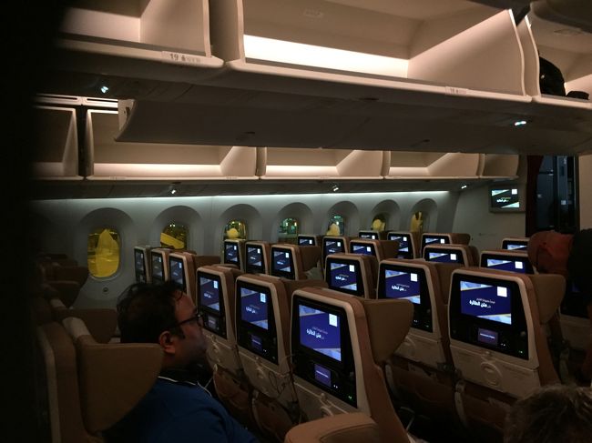 エティハド航空ビジネス エコノミークラスで行く ミラノ アブダビ一人旅 その1ビジネスとエコ乗り比べ でミラノまで ミラノ イタリア の旅行記 ブログ By Tamaemonさん フォートラベル