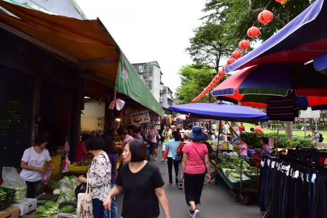 駅へ戻る途中、雙連朝市に寄ってみた