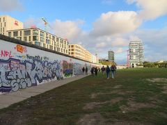 ベルリンの壁に訪れない訳にはいかない。イーストサイドギャラリーへ