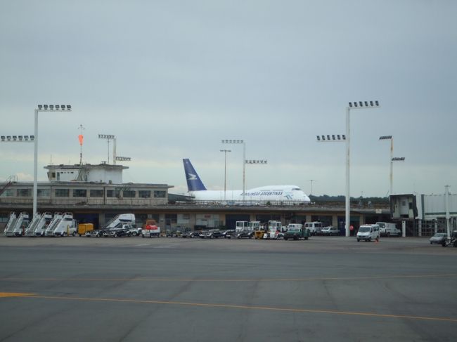 わかりにくいですが、アルゼンチン航空のB747。