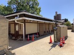 資料館がありましたが、あまり内容は覚えておりません。湯築城といえば、河野氏の居城のために、河野氏の略歴などが記載されていたと思います。