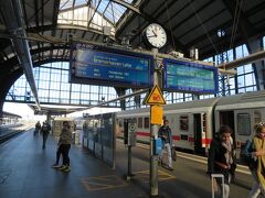 ブレーメン中央駅

人口55万と決して小さい町ではありません

今回のドイツ旅行で行ったドレスデン53万、ライプツィヒで59万と
同じくらいです
ちょっとした都市といってもいいでしょう