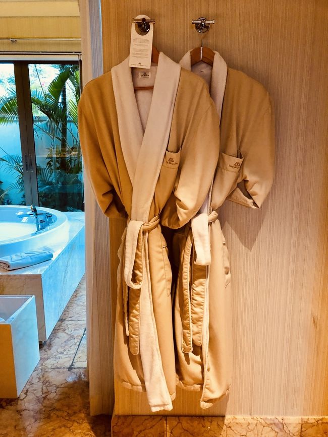 バスローブ<br />裏がパイル生地になっていてふかふかで柔らかく暖かいです！最高！<br />