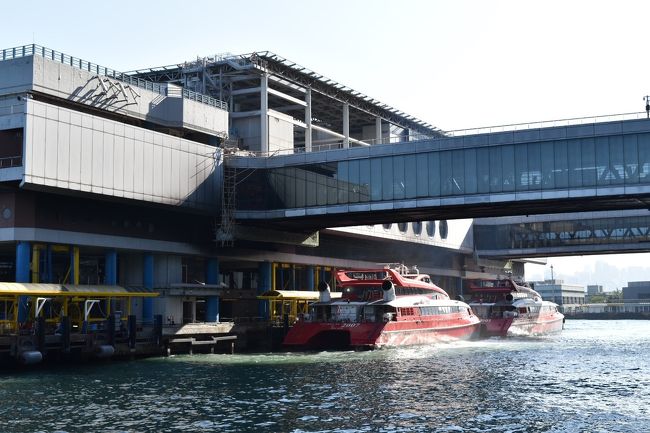 歩きます。<br />マカオにも行く予定なのでフェリーターミナルも下見。