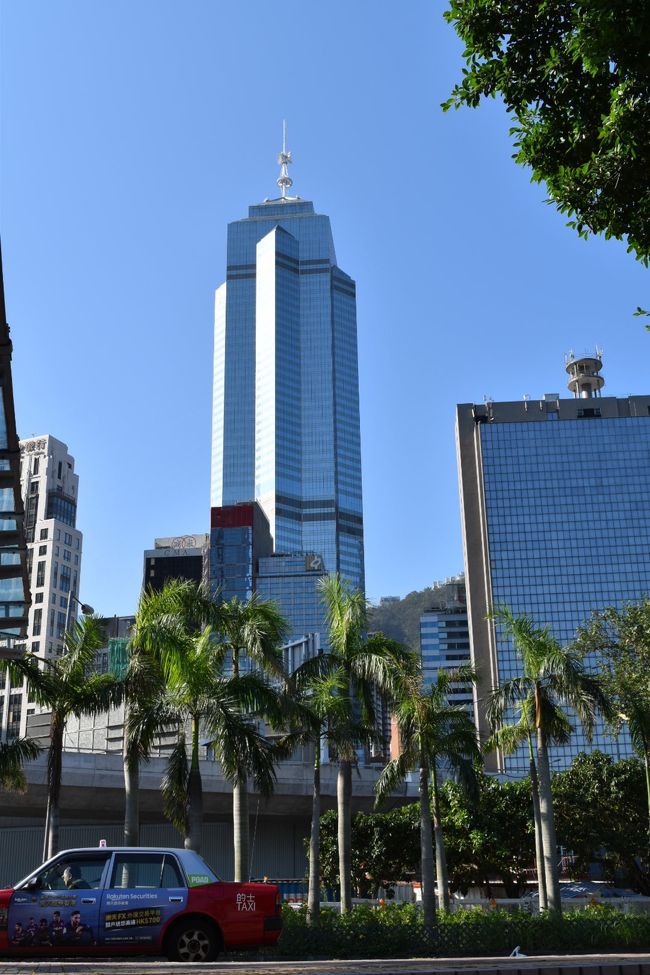 歩いて中環までやってきました。<br /><br />そんなに暑くはないので。