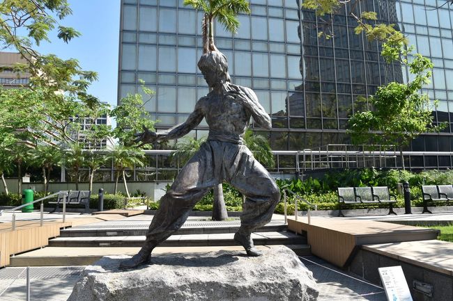 ブルースリー様。<br /><br />同じポーズで写真撮りたかったけれど、1人なので。<br />三脚持ってくれば良かったと後悔。