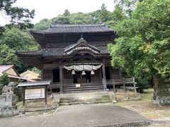 　平安時代からあった寺社ですが、何度かの移転を経て、1577年に毛利氏によって、現在の位置に遷座され、1812年に今の建物がつくられたとの事です。