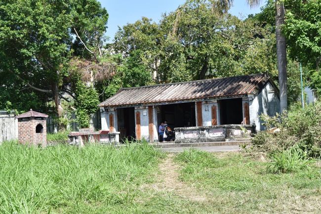 『楊侯古廟』<br />古井の奥にありました。