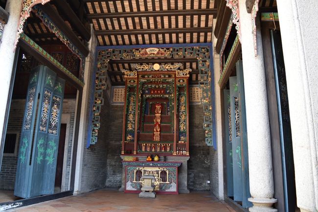 神様を祀っているのか…