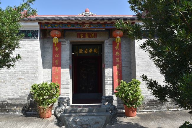 ありました。<br />『洪聖宮』<br /><br />洪聖は漁師や海で働く人々に広く信仰されてる神だそうです。<br />