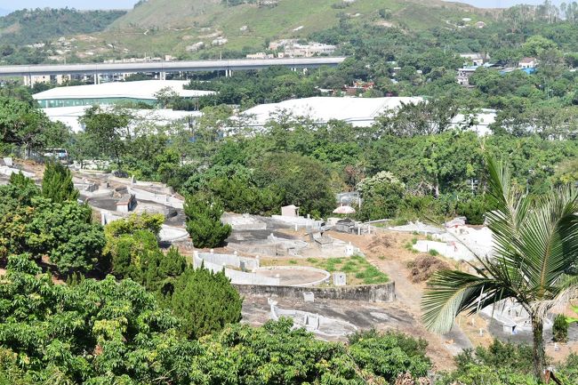 鄧一族のお墓。<br />一族以外は入れないそうです。