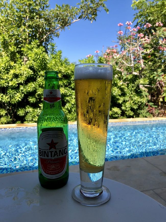 ビンタンビールを飲んで贅沢な時間を過ごす。