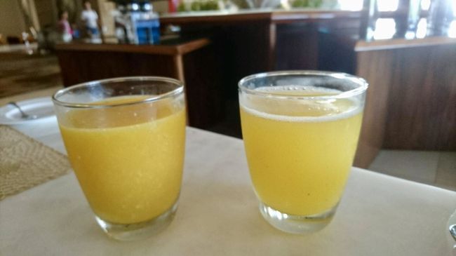 朝食のレベルが高いのでそこが1番魅力的ですかね(^^)<br />マンゴーとパインジュース。果物そのもの！100%