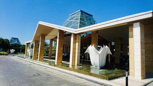 ムリアリゾートのフロントまで来ました。歩いて6分くらいかな？