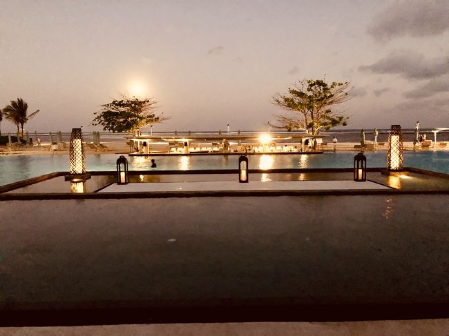 夕暮れ<br />(メインプール)<br />1日があっという間です(°_°)